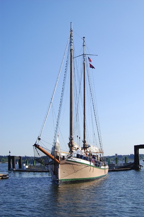 Kitsap Harbor Festival entertains on water