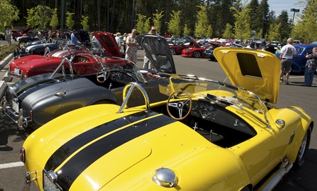 Scenes from Dorothy Brinz' Uptown Car Show