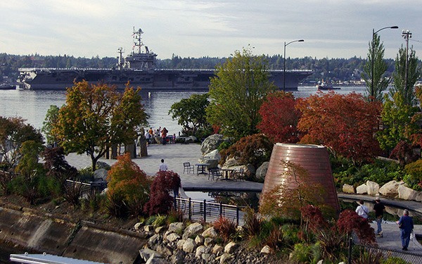 USS John C. Stennis arrives in Bremerton on 31 August 2007.