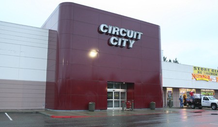 Trader Joe’s is slated to go into the old Circuit City location.