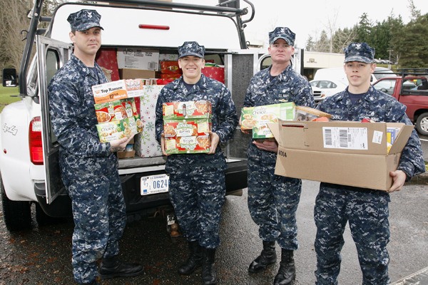 Divers from Naval Undersea Warfare Center Division