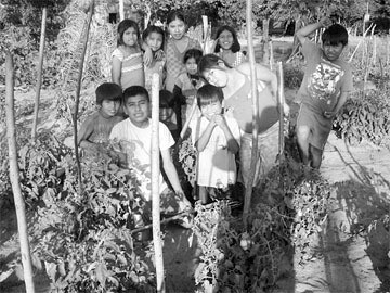 Etta Projects developed and funded a School Garden Program in Bolivia. Etta Projects works with women and children to develop sustainable solutions to challenges facing rural Bolivian communities.