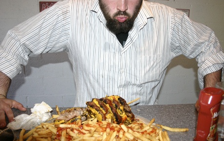 Bill Mickelson takes on 10-pound Burger Challenge at the Coffee Club Diner in downtown Bremerton. It ended badly.