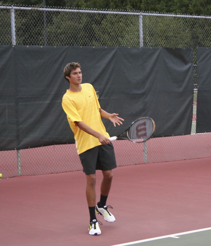 Dakota Giddings returns for his senior season as the Wolves' No. 1 singles player.