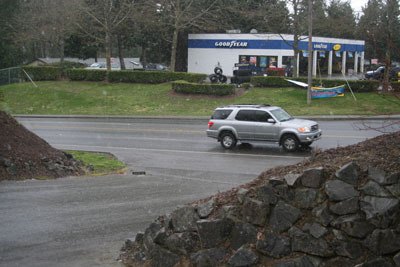 Light snow began falling on Mile Hill Drive in Port Orchard around noon Monday.