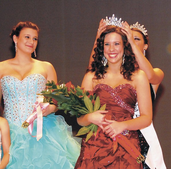 Makenzie Moody is crowned the 60th Miss Poulsbo by Michaela Meeker