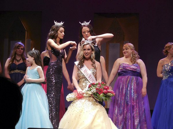 2013 Miss West Sound Megan Leibold crowns her successor