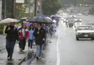 The Alzheimer’s Association Memory Walk attracted a generous support group despite rainy conditions. The walk raised awareness and funds