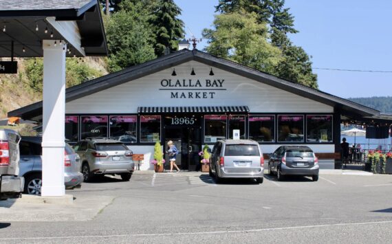 Elisha Meyer/Kitsap News Group photos
Cars pack into the small parking space in front of Olalla Bay Market in South Kitsap.