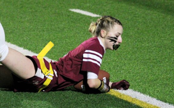 Elisha Meyer/Kitsap News Group
South Kitsap’s Madilyn Aaenson comes down with a catch in the back of the endzone for a touchdown in the last pay of the first half against Sumner.